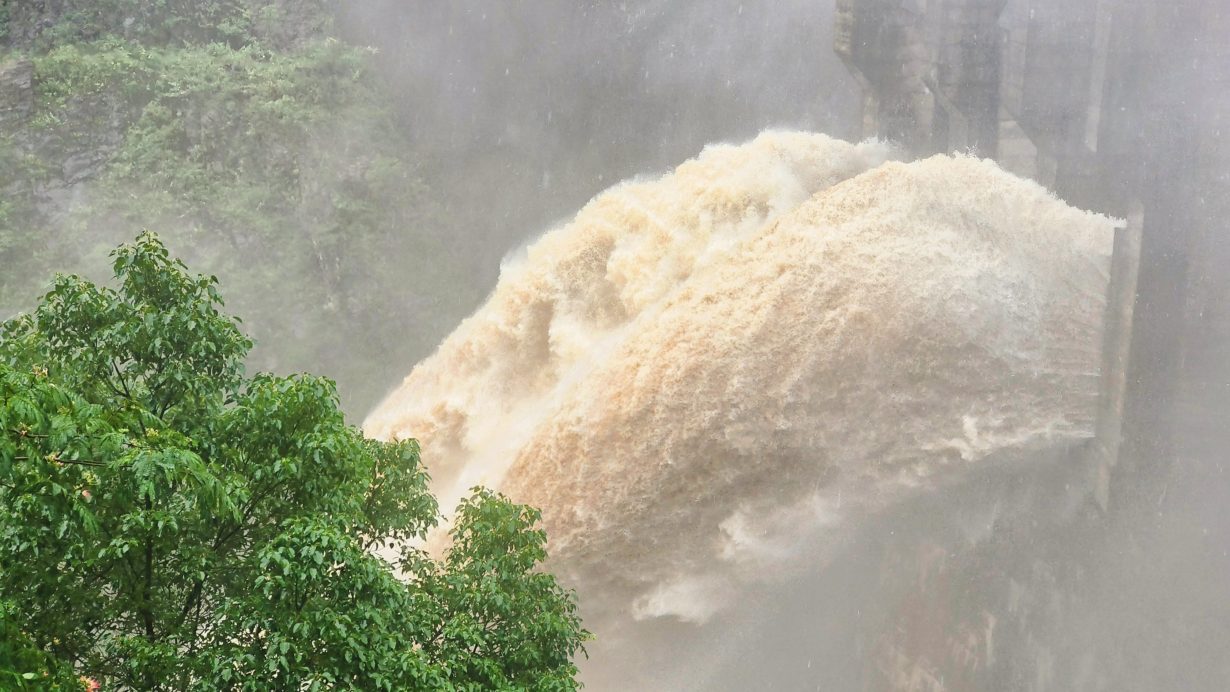 湖南发展丨闻“汛”而动，筑牢防汛“安全墙”